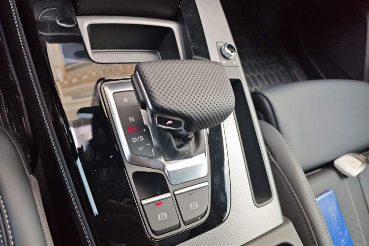 Used Audi Q5L 2025 40 TFSI Luxury Dynamic Edition Gear Lever