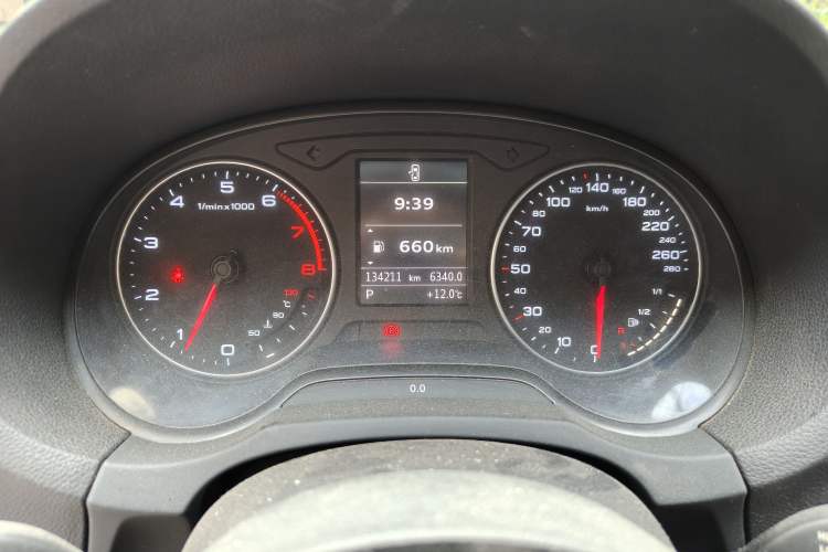 Used Audi A3 2014 Limousine 35 TFSI Automatic Fashion Model
