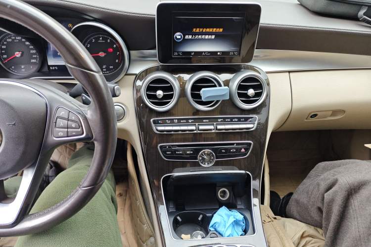 Used Mercedes-Benz C-Class 2015 Facelift C 200 L
