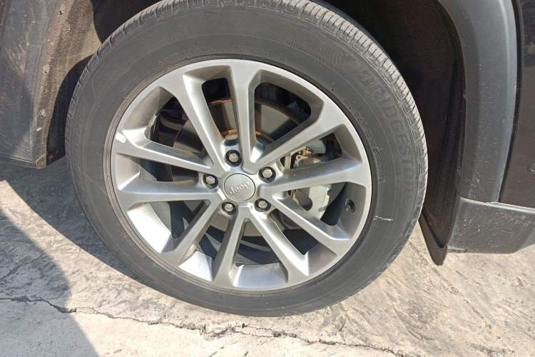 Used Jeep Grand Commander 2018 2.0T Four-Wheel Drive Premium Navigation Version China V
