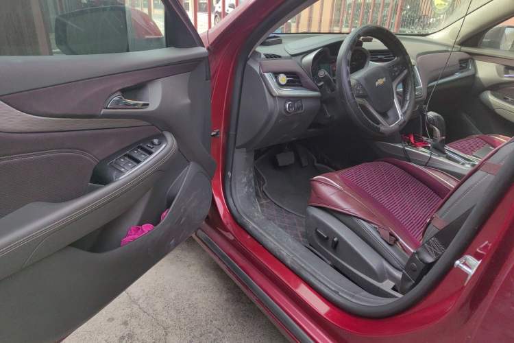 Used Chevrolet Malibu 2017 1.5T Automatic Luxury Edition Driver Seat