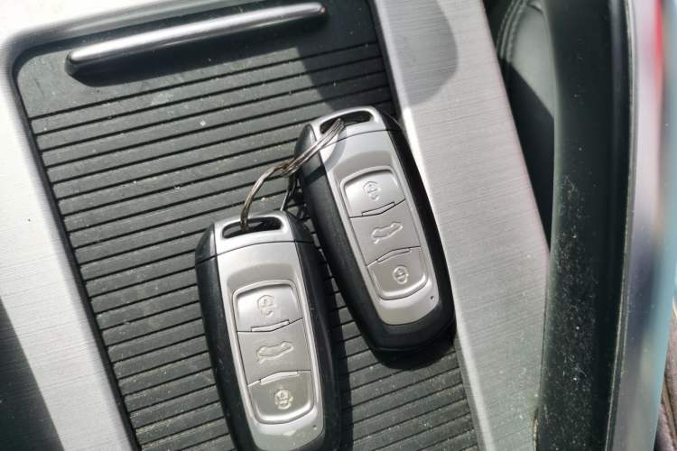 Used Geely Auto Emgrand X7 Sport 2016 2.0L Manual ZhiShang Version Vehicle Key