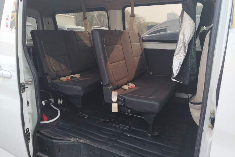 Used CHANGAN KAICHENG Ruixing EM80 2024 Comfort-Style 6-Seater 41.86 kWh Left Rear Seat