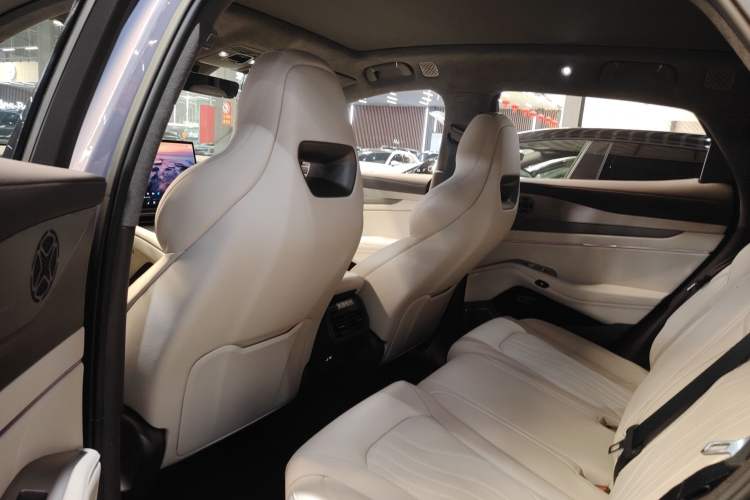 Used Denza N7 2025 630 All-Wheel Drive Intelligent Driving Dual-Laser Flagship Edition Left Rear Seat