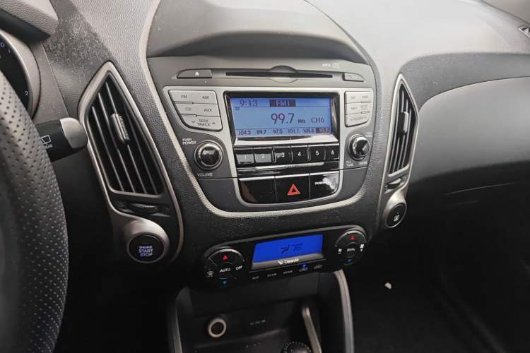 Used Hyundai ix35 2013 2.0L Automatic Two-Wheel Drive Smart GLS China IV Standard
