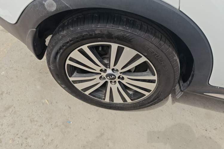 Used Kia Sportage R 2016 2.0L Automatic Two-Wheel Drive DLX Exterior 5