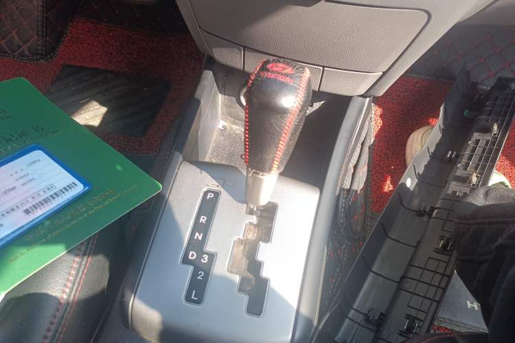 Used Hyundai Celesta 2015 1.6L Automatic Comfort Model Gear Lever