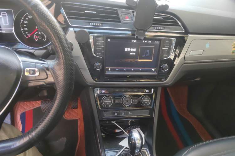 Used Volkswagen Touran 2018 Volkswagen Touran L 280TSI DSG Comfort Edition 7 Seats China V Emission Standard