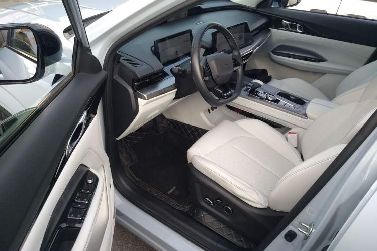 Used CHANGAN OSHAN Z6 New Energy 2022 Blue Whale iDD 150KM Flagship PLUS Smart Parking Edition Driver Seat