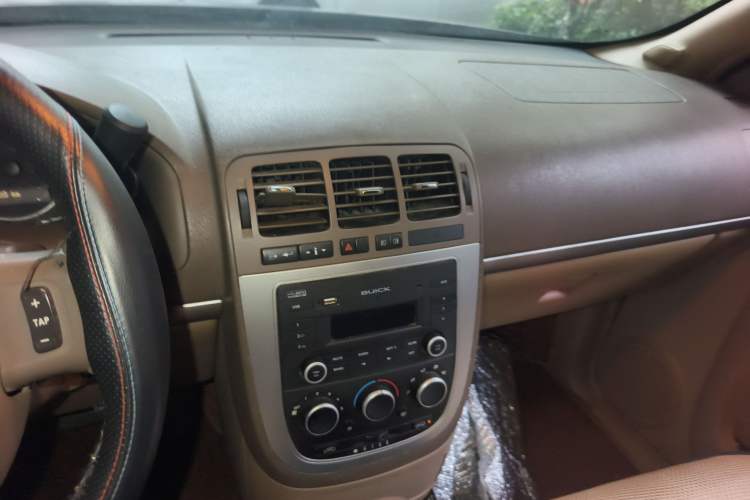 Used Buick GL8 2014 2.4L Classic Edition
