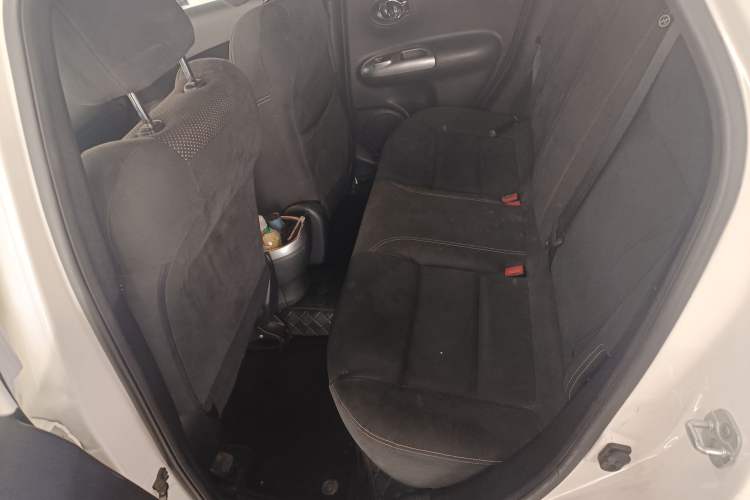 Used Infiniti ESQ 2014 1.6L Spontaneous Edition
