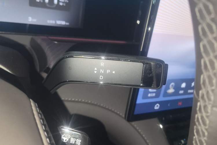 Used Denza Z9 2024 1100 km Four-Wheel Drive Max Version
