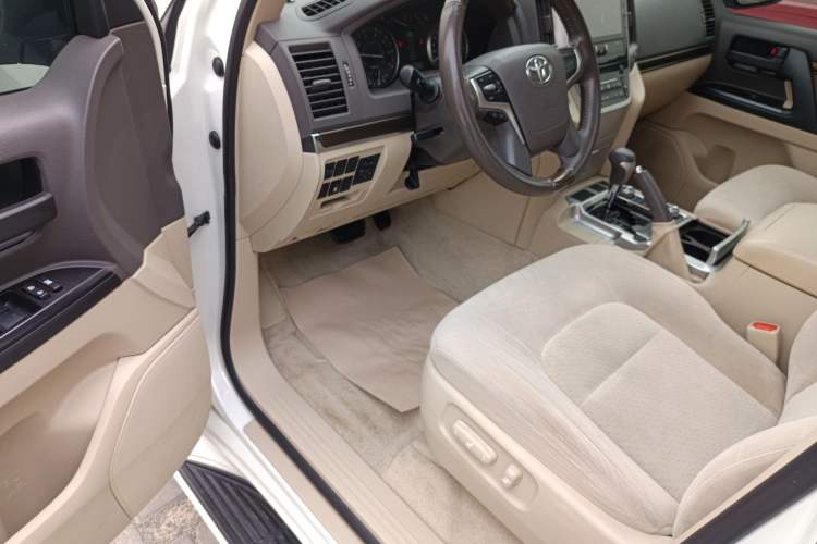 Used Toyota Land Cruiser 
