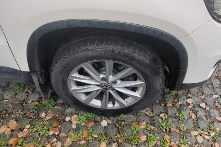 Used Volkswagen Tiguan 2015 1.8TSI Automatic Two-Wheel Drive Comfort Edition Right Front Wheel Hub