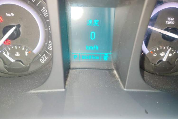 Used Buick GL8 2017 25S Prestige Version China V Standard Odometer Close Up