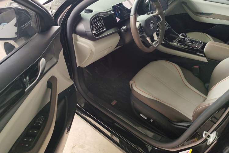 Used BYD Qin PLUS 2023 Champion Edition DM-i 120KM Beyond Model