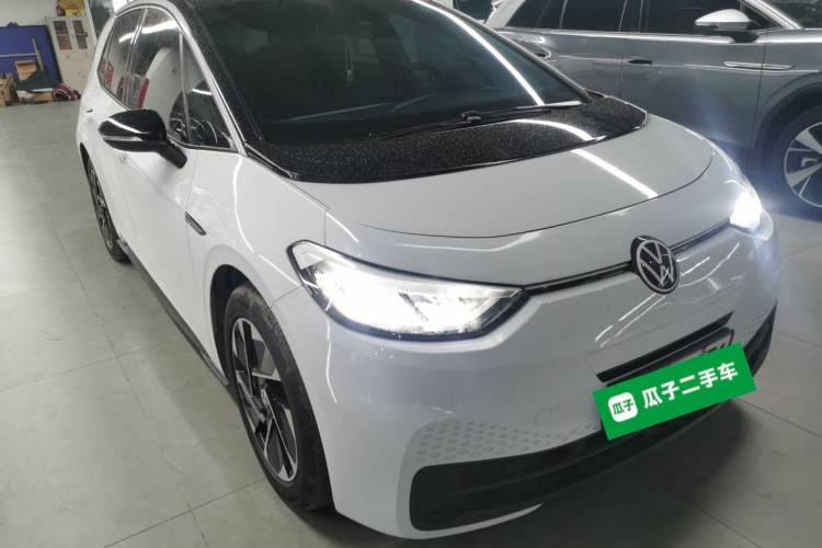 Used Volkswagen ID.3 2023 Upgraded Model Pure Intelligent Enjoyment Version Front Right 45 Deg