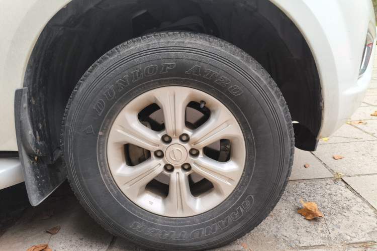 Used Nissan Navara 2017 2.5L Automatic 2WD Luxury Edition QR25
