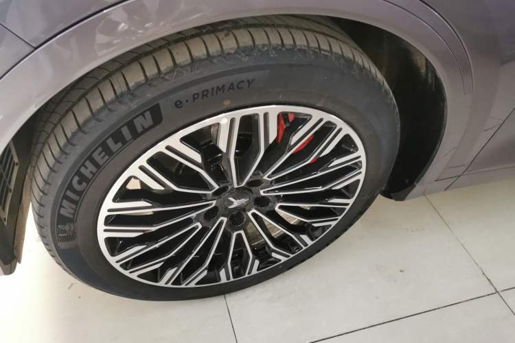 Used VOYAH FREE 2025 Model FREE+ Four-Wheel-Drive Qiankun Edition