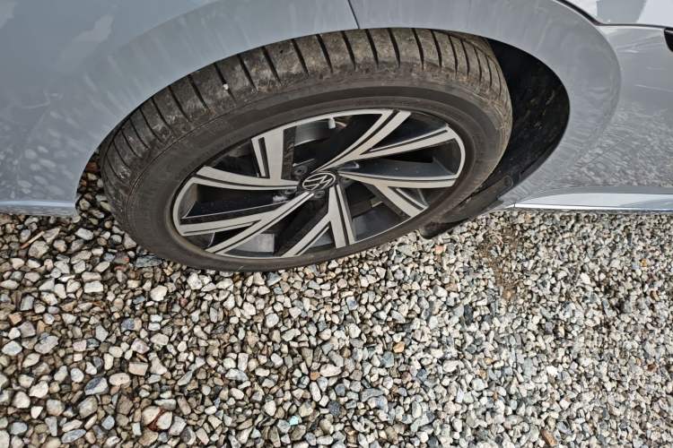 Used Volkswagen FAW-Volkswagen CC 2025 Model, Facelifted, 330TSI, Glamorous—Shared Edition Left Front Wheel Hub