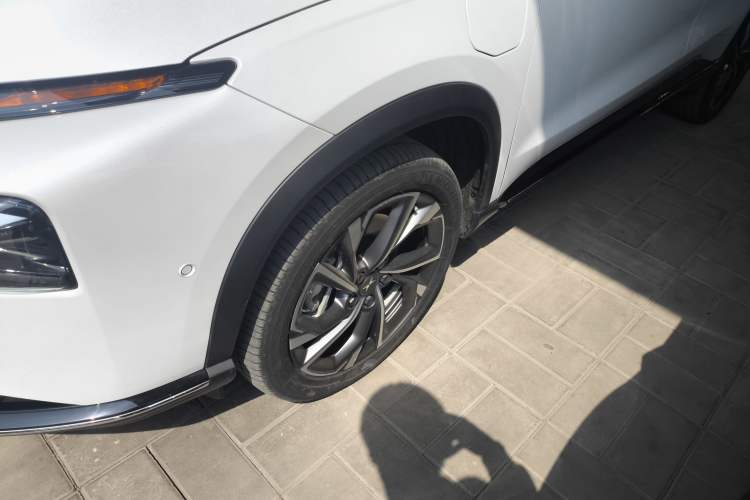 Used XPeng G3 2022 G3i 520N+ Left Front Wheel Hub