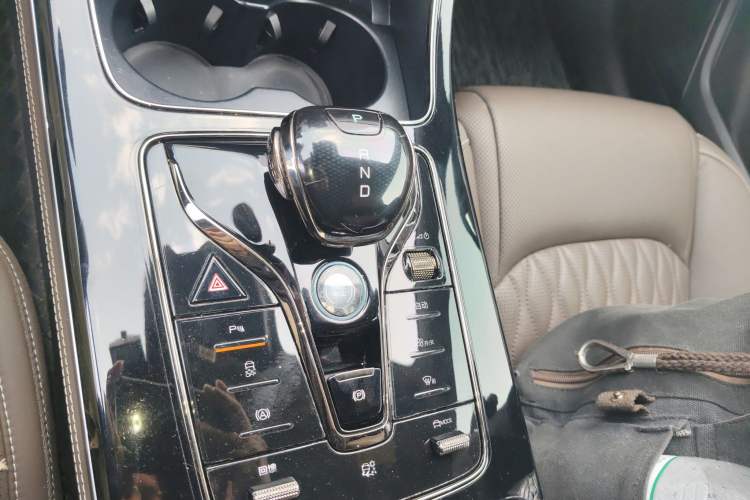 Used BYD Han 2022 EV Genesis Edition 715KM Front-Wheel-Drive Prestige Model
