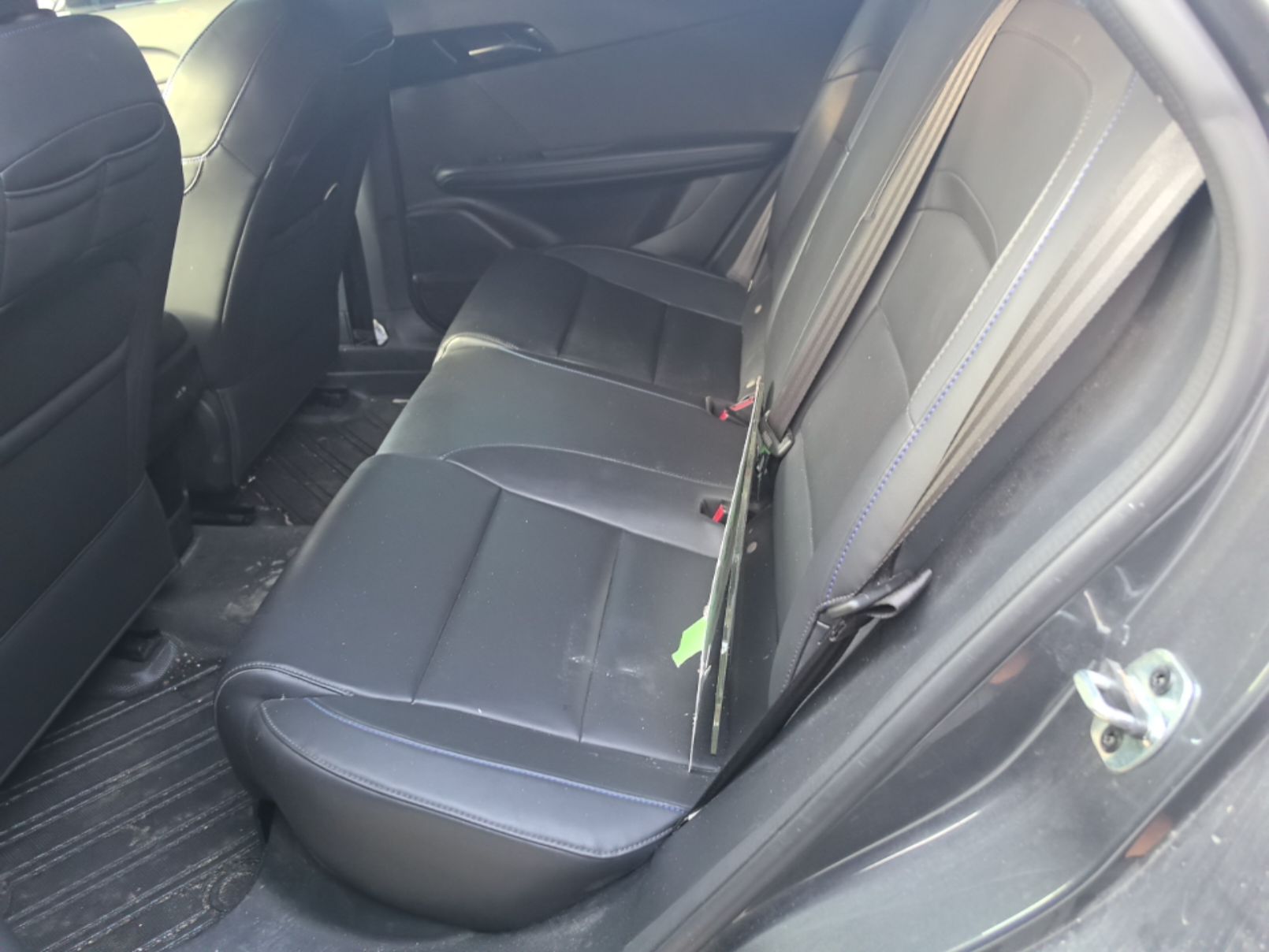 MG 4 EV 2023 415 km Range Sea-Champion Executive Edition — снимка 20