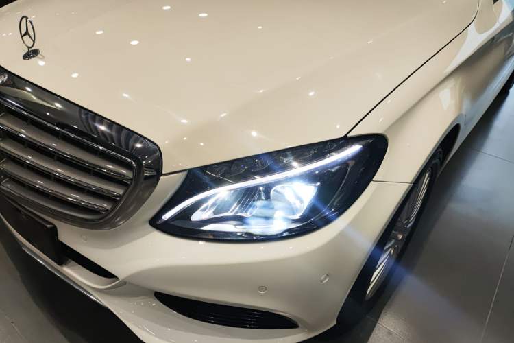 Used Mercedes-Benz C-Class 2015 Facelift C 200 L
