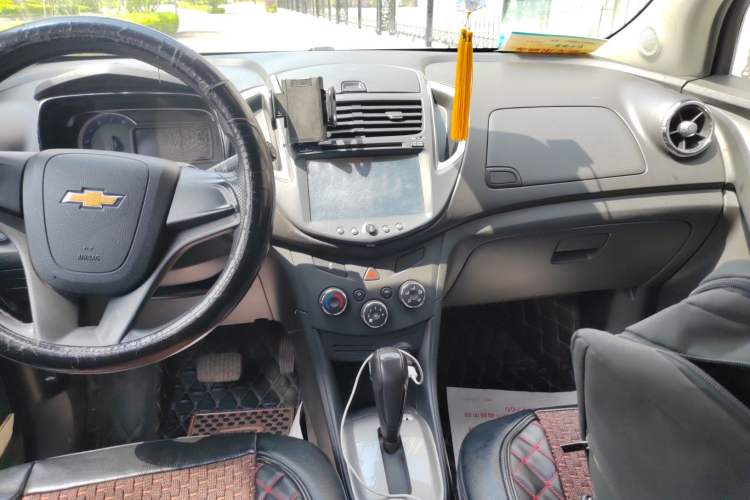 Used Chevrolet Trax 2014 1.4T Automatic Two-Wheel Drive Comfort Version Audio And AC Panel