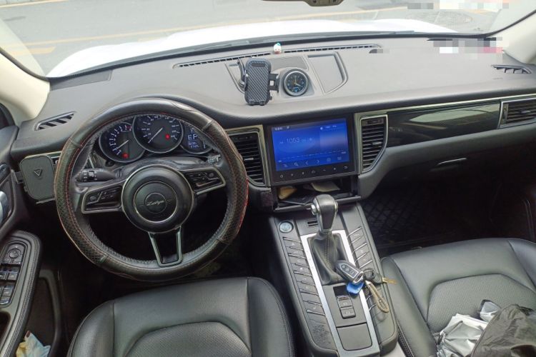 Used Zotye SR9 2017 2.0T Automatic Ultimate Edition Center Console