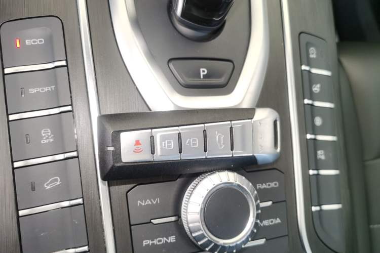 Used Wey VV5 2021 1.5T Two-Wheel Drive Color Pioneer