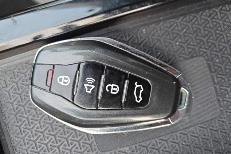 Used JETOUR X70 2023 Zhuge 2.0T DCT Wolong 7-Seater Vehicle Key