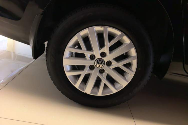 Used Volkswagen Santana 2015 1.6L Manual Fashion Edition Exterior 1