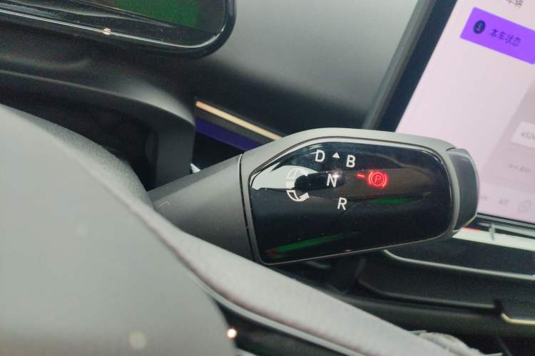 Used Volkswagen ID.UNYX 2024 Pro Long-Range Version Gear Lever