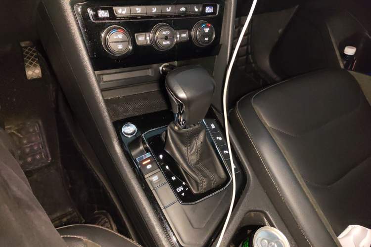 Used Volkswagen Tiguan L 2019 330TSI Automatic Two-Wheel Drive Smart Luxury Version China V Emission Standard