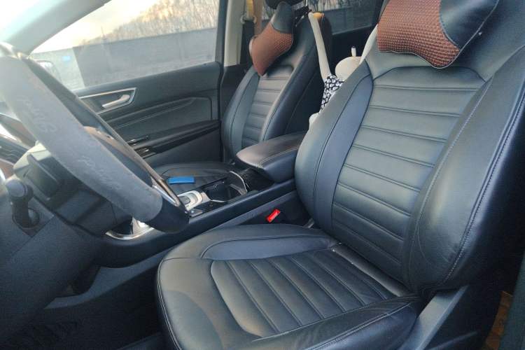 Used Ford Edge 2016 EcoBoost 245 Two-Wheel-Drive Titanium 7-Seater
