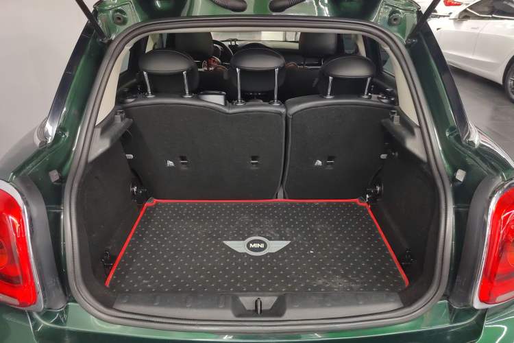 Used MINI 2015 1.5T COOPER Excitement Five-Door Edition Trunk