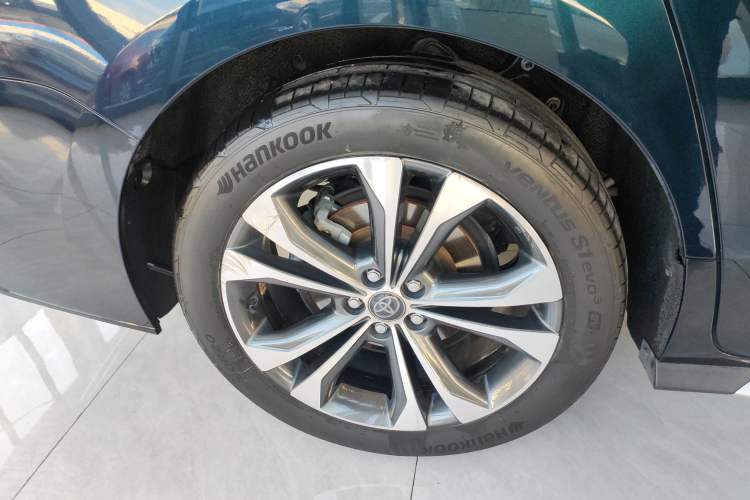 Used Toyota Granvia 2023 2.5L Hybrid Flagship VIP Edition
