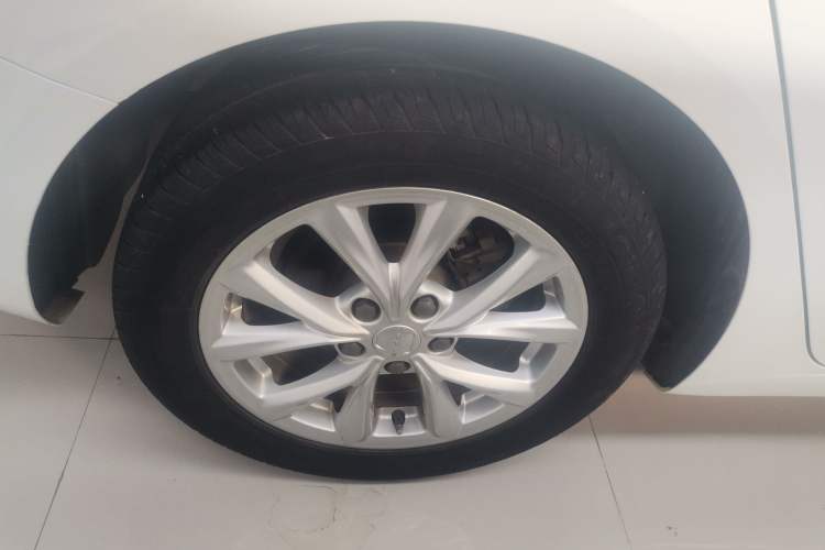 Used Roewe i5 2020 1.5L Automatic 4G Connected Linghao Edition