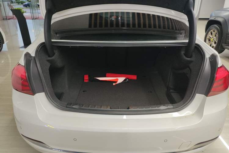 Used BMW 3 Series 2017 320Li Fashion Model
