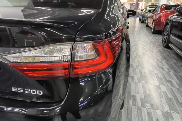 Used Lexus ES 2015 200 Elite Edition Exterior 3