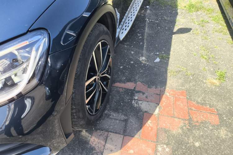 Used Mercedes-Benz GLC 2020 GLC 300 L 4MATIC Dynamic Edition Left Front Wheel Hub