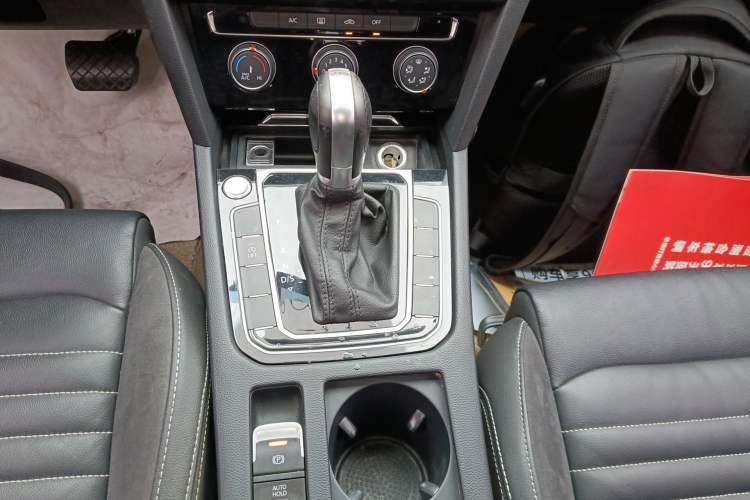 Used Volkswagen Magotan 2020 280TSI DSG Comfort Edition Gear Lever