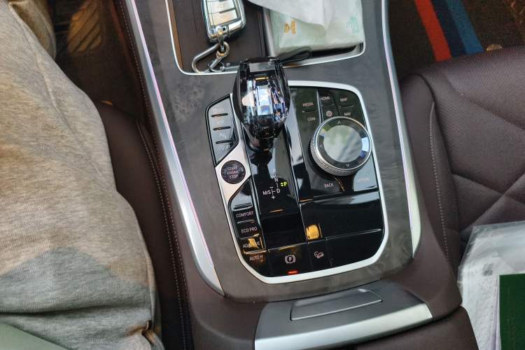 Used BMW X5 2022 Restyled xDrive 30Li Luxury Version M Sport Package Gear Lever