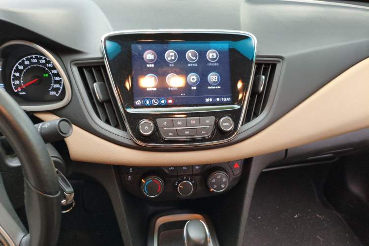 Used Chevrolet Monza 2020 320 Automatic Enjoyment Edition Audio And AC Panel