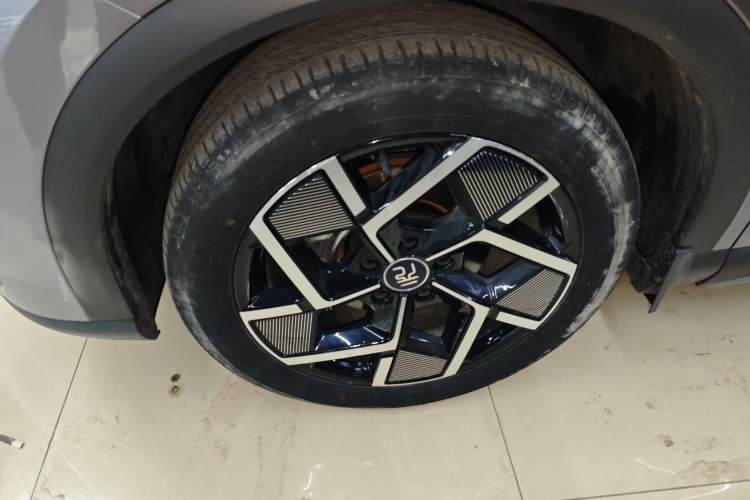 Used BYD Yuan PLUS 2022 510 km Flagship Version Left Front Wheel Hub