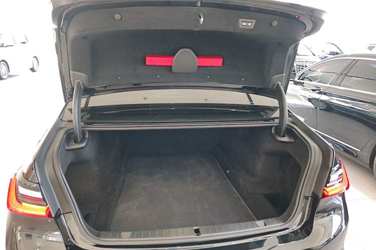 Used BMW 7 Series 2021 730Li Luxury Package Trunk