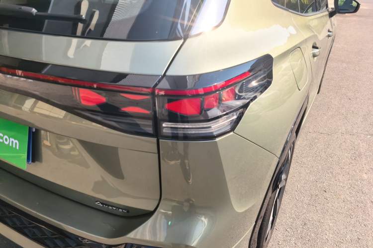 Used Volkswagen Tayron 2025 Tiguan L 380TSI 4Motion Luxury
