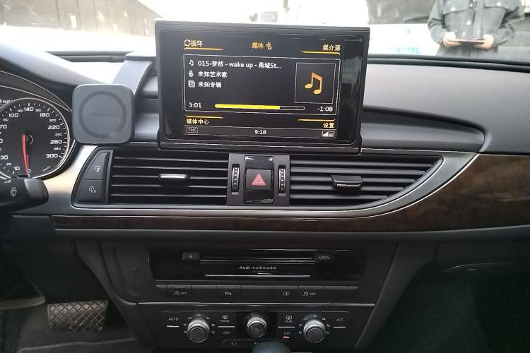 Used Audi A6L 2018 30th Anniversary Edition 35 TFSI Fashion Model Audio And AC Panel