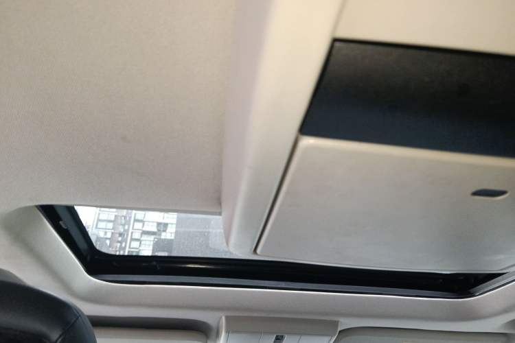 Used Dodge Journey 2013 2.4L Two-Wheel Drive Luxury Version